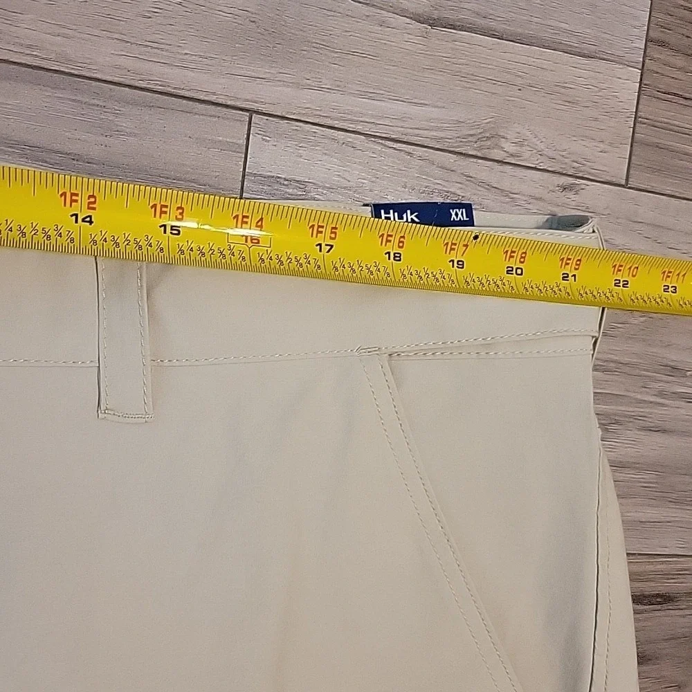 Huk‎ Next Level Shorts Mens XXL Beige Performance Fishing Stretch Outdoor NEW